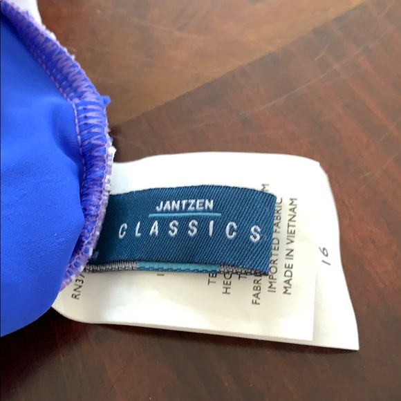 Swimsuit - Picture 3 of 4